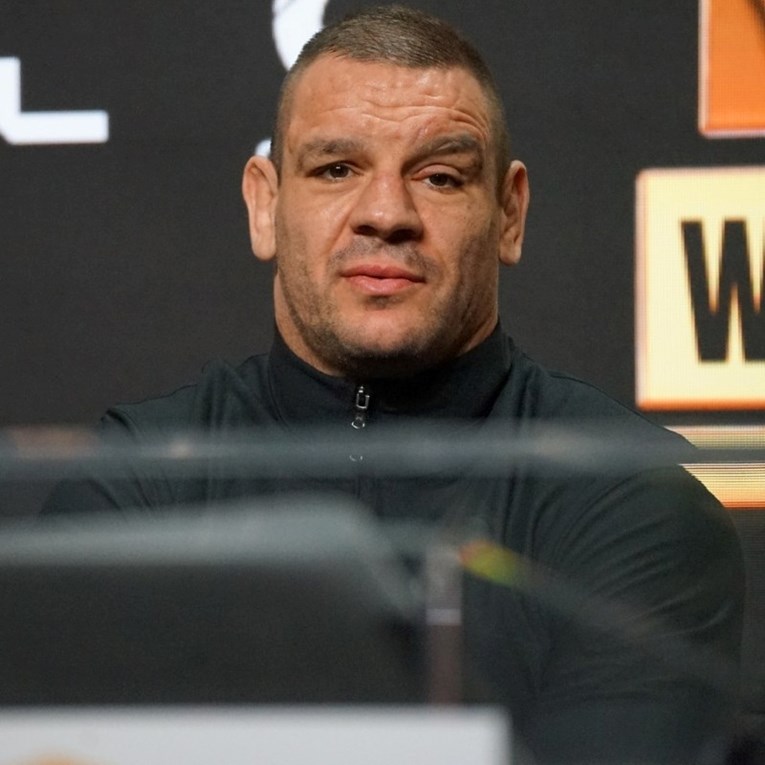 Procurilo ime prvog protivnika Ante Delije u UFC-u?