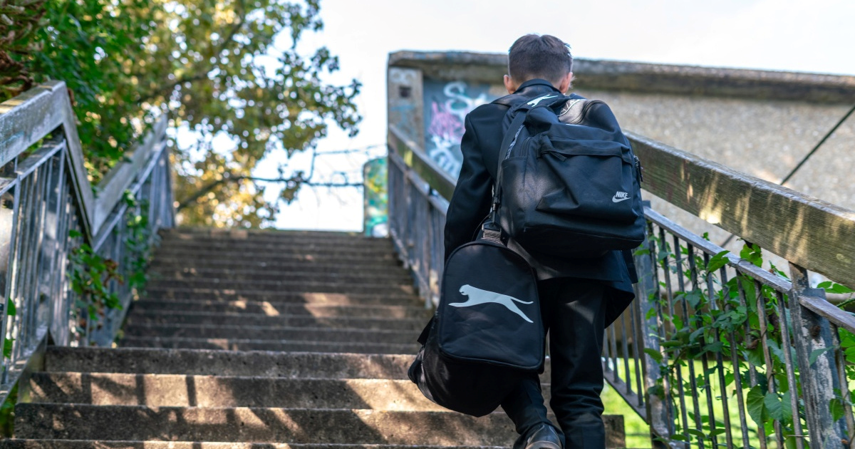 Učenik u Zagrebu zbog TikTok izazova u osnovnu školu došao s plinskim pištoljem