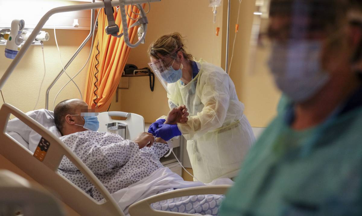 U Francuskoj umrlo još 367 osoba, na intenzivnoj njezi je sada 4387 pacijenata