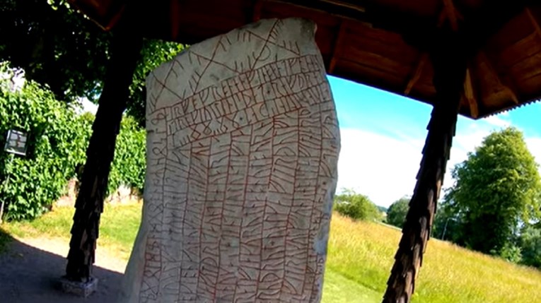 Ovaj vikinški kamen veliki je misterij povjesničarima, sad je to možda riješeno