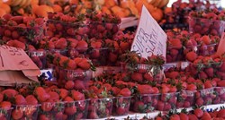 Sezona jagoda uranila čak mjesec dana, građani šokirani cijenama na tržnicama