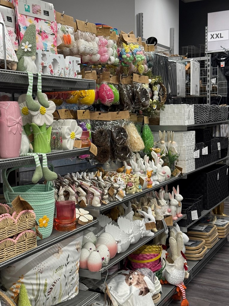 FOTO U zagrebačke trgovine stigli su uskrsni zečevi 🙄