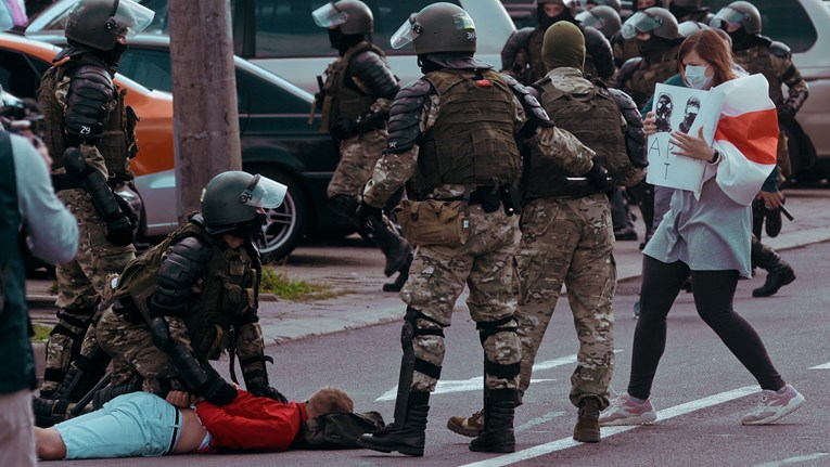 UNESCO javlja da su tijekom prosvjeda diljem svijeta porasli napadi na novinare