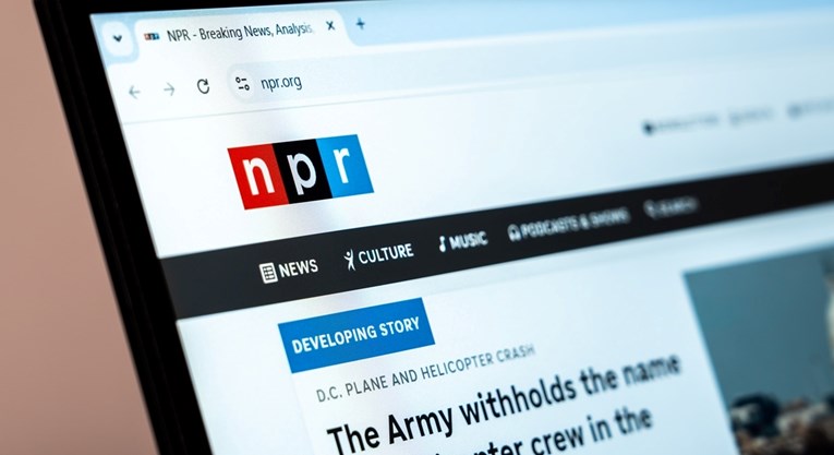 Trump smanjuje financiranje javnih medija. Kaže da su "woke" i marksisti