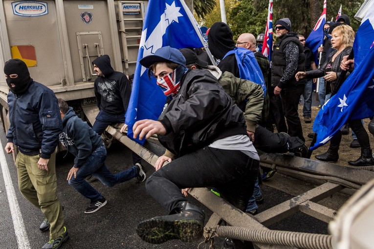 Facebook isplaćivao novac neonacistima i bijelim supremacistima