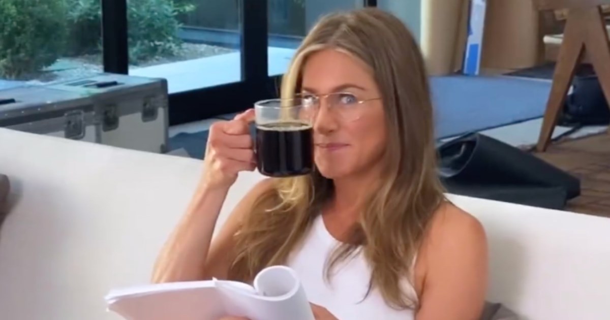 Jennifer Aniston dan počinje kavom s kolagenom. Je li to zdravo?