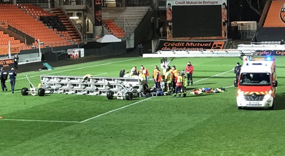 Tragedija u Ligue 1. Reflektor pao na domara, prevezen je u bolnicu gdje je i umro