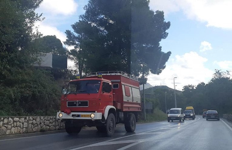Eksplozija u kući kod Dubrovnika: Kuća gori, ozlijeđena jedna osoba