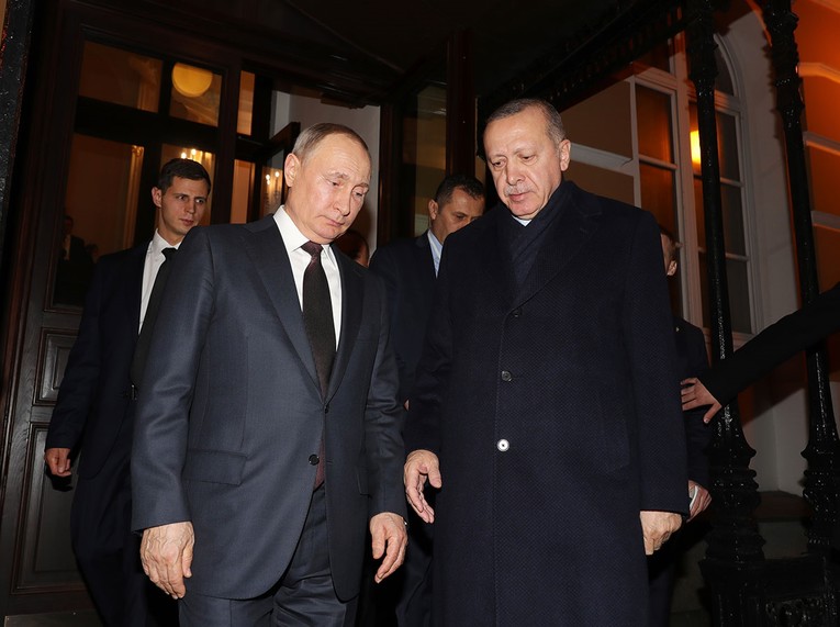 Erdogan Putinu rekao da želi da se sastane sa Zelenskim