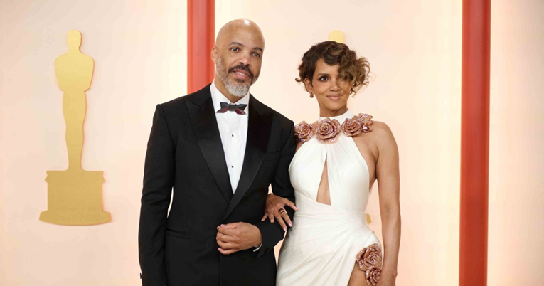 Dečko Halle Berry objavio njezinu golu fotku: "Oh, nisam ovo trebao učiniti"