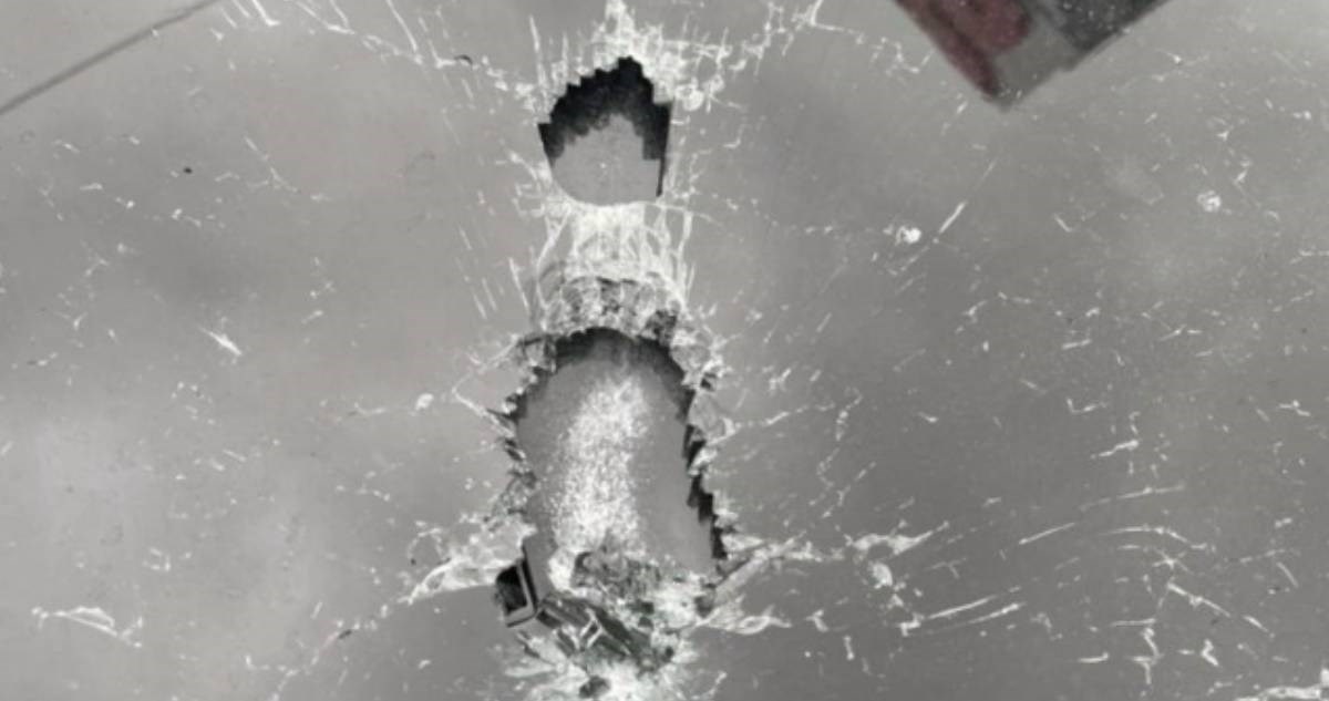 Izrešetan auto glavnog savjetnika predsjednika Ukrajine. Iza napada stoje oligarsi?