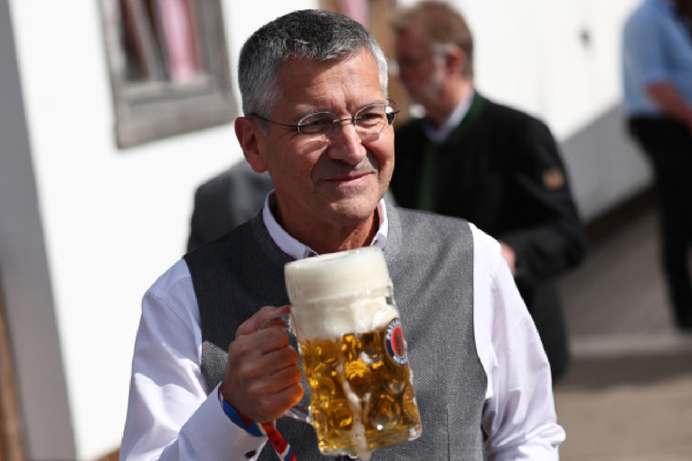 Bayernu podvalili transparent da su “seljačine i ku*vini sinovi". Stigao je odgovor