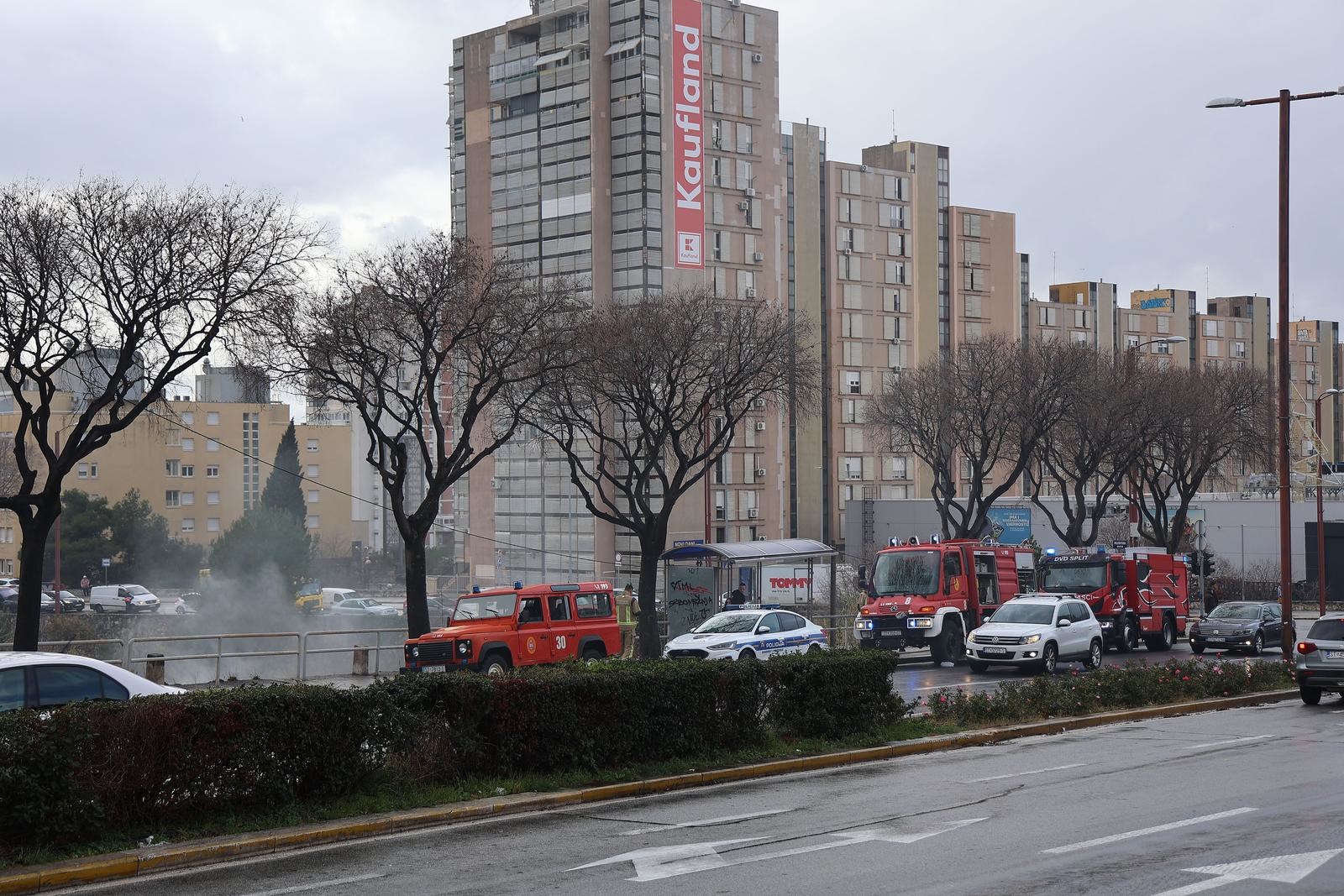 FOTO Planuo objekt u Splitu, iz njega izvučena ozlijeđena osoba