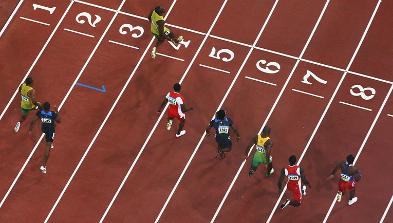 Bolt srušio internet dokazom da je držao socijalnu distancu puno prije korone