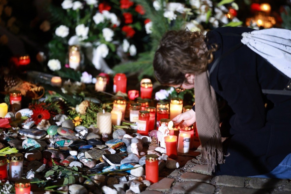 Obilježena godišnjica napada na božićni sajam u Magdeburgu