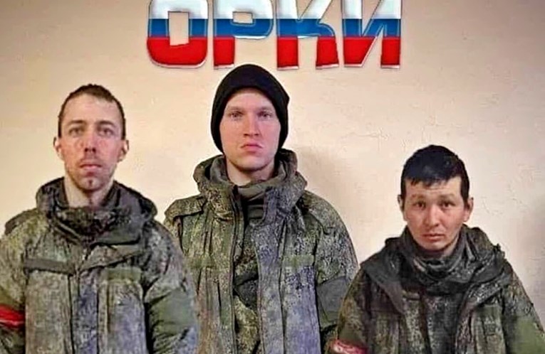 Ukrajinci objavili sliku zarobljenih ruskih vojnika: "Dobro došli u pakao, orci"