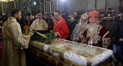 U Beogradu izloženo tijelo patrijarha umrlog od korone, prekriveno je staklom