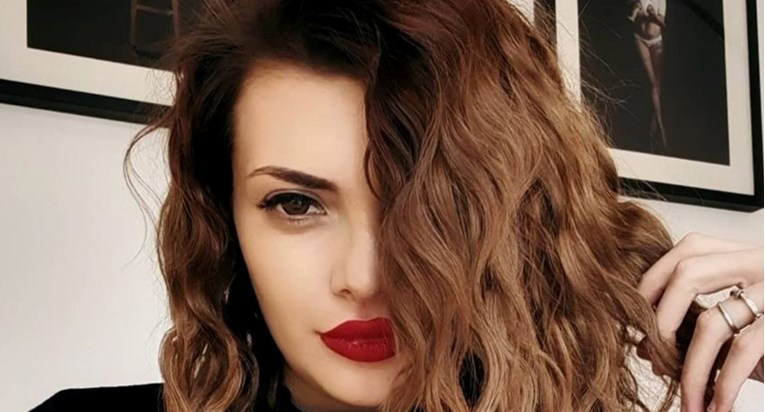 Ella Dvornik pokazala novu frizuru, odmah joj se javila Jelena Perić