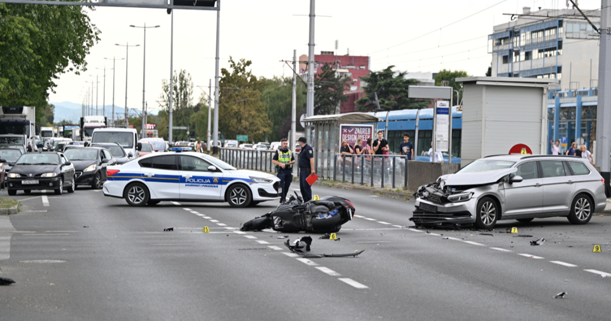 FOTO Na križanju u Zagrebu nisu radili semafori. Sudarili se auto i motocikl