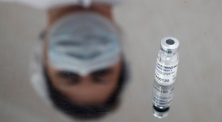 Šest tisuća doza ruskog cjepiva stiglo u Mađarsku