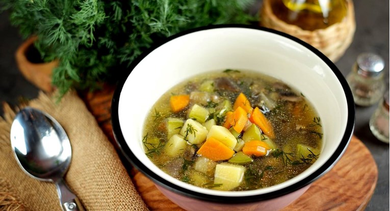 11 recepata za juhe koje možete pripremati u bilo koje doba godine