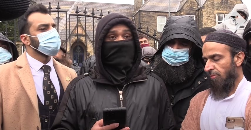 Džamija u Britaniji pozvala na prestanak prosvjeda zbog crteža Muhameda