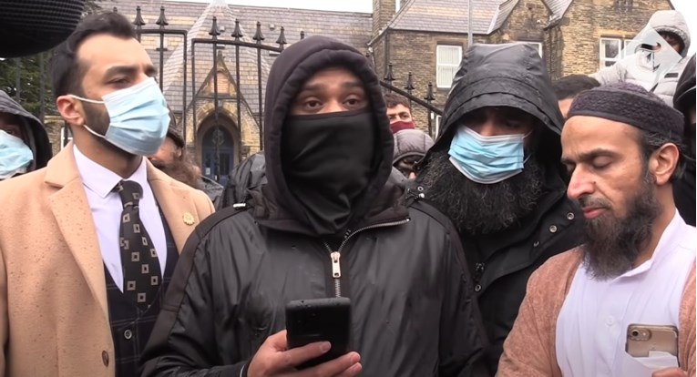 Grupa muslimana u Leedsu prosvjeduje zbog crteža proroka, džamija traži da prestanu