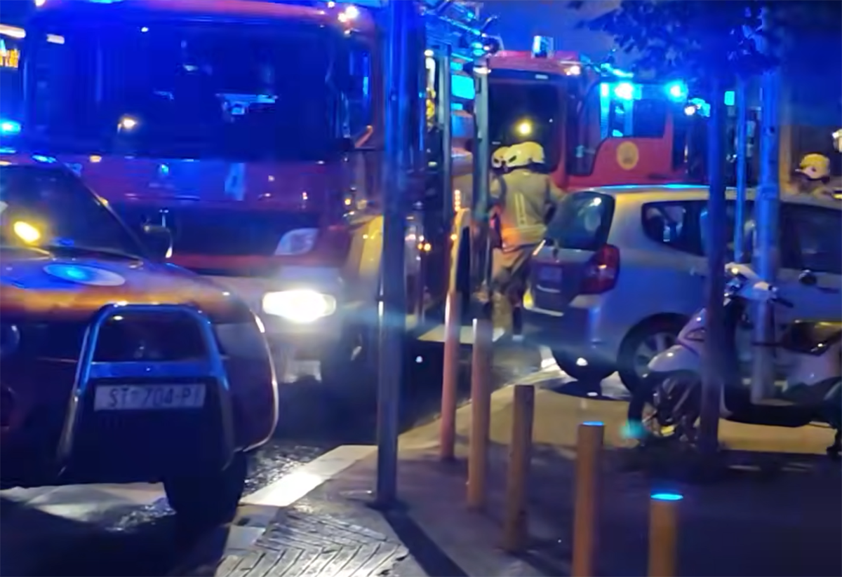 VIDEO Požar u napuštenom objektu u splitskoj Radunici brzo ugašen