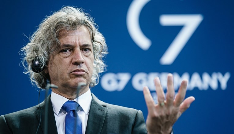 Slovenski premijer: Imamo dva prirodna lijeka protiv korone - sunce i morsku vodu