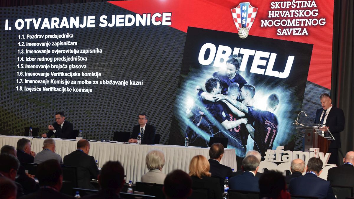 Ništa od smjene Šukera. U HNS-u se svi ljube, odbijeni svi prijedlozi iz Splita