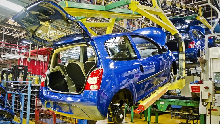 Autoindustrija može očekivati probleme s poluvodičima do 2024., kaže istraživanje
