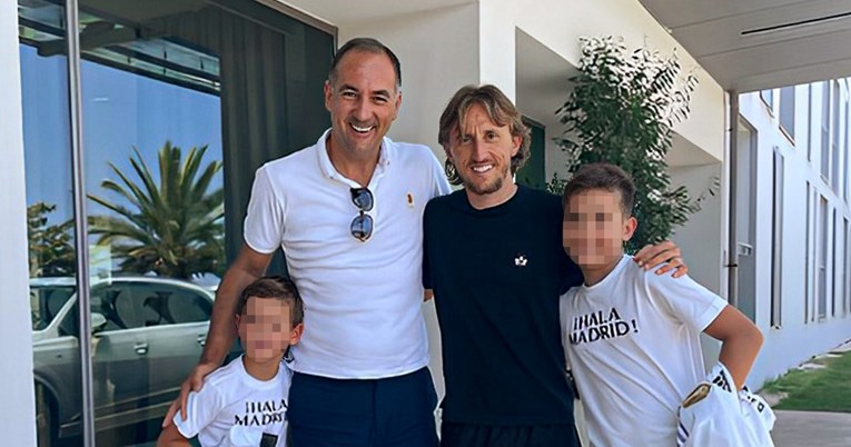 Štimac i Modrić pozirali nasmijani: "Moji sinovi upoznali su idola"