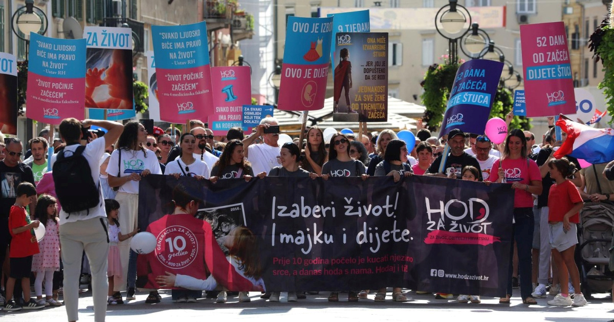 FOTO U Rijeci održan Hod za život, ali i Hod za slobodu