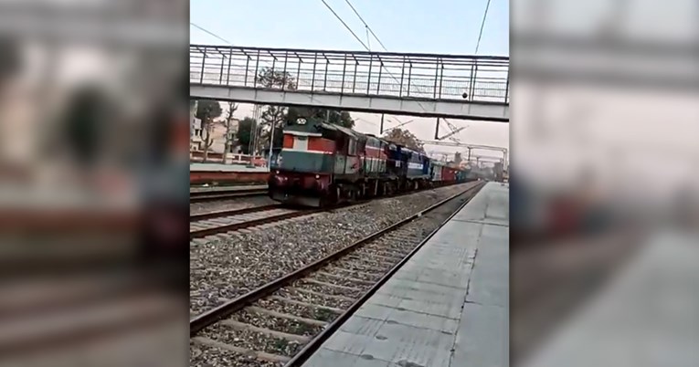 Odbjegli vlak u Indiji putovao 70 kilometara bez vozača, zaustavljen balvanima