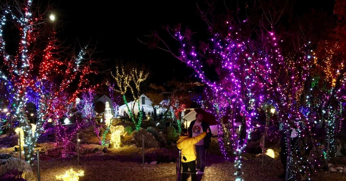 FOTO Čarobno Božićno selo u Gornjem Dolcu osvjetljava više od četiri milijuna lampica