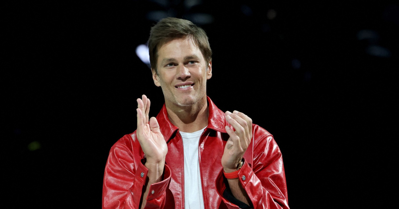 Tom Brady lansirao svoj brend kokosove vode, ime je izazvalo sprdnju na internetu 🤭
