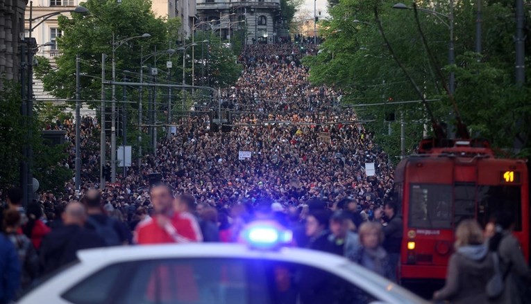 U Srbiji danas veliki prosvjed i blokada prometa, policija prijeti. Oglasio se Vučić