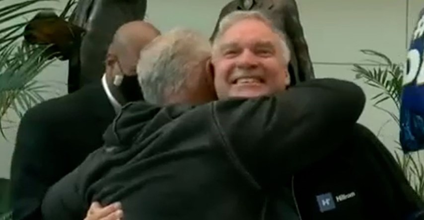 VIDEO Pogledajte emotivni prvi susret oca i sina nakon 57 godina razdvojenosti