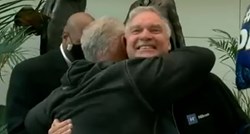VIDEO Pogledajte emotivni prvi susret oca i sina nakon 57 godina razdvojenosti