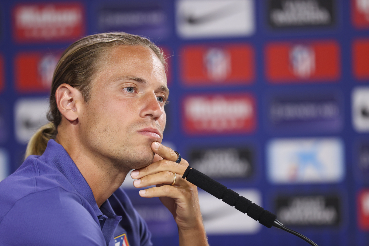 Engleski medij rekao da je igrač Atletica "opasnost za zdravlje". Odgovorio im je