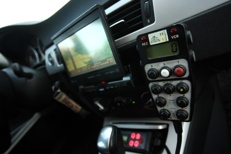 Mladić pijan jurio 109 km/h gdje je ograničenje 50. Pogledajte kaznu