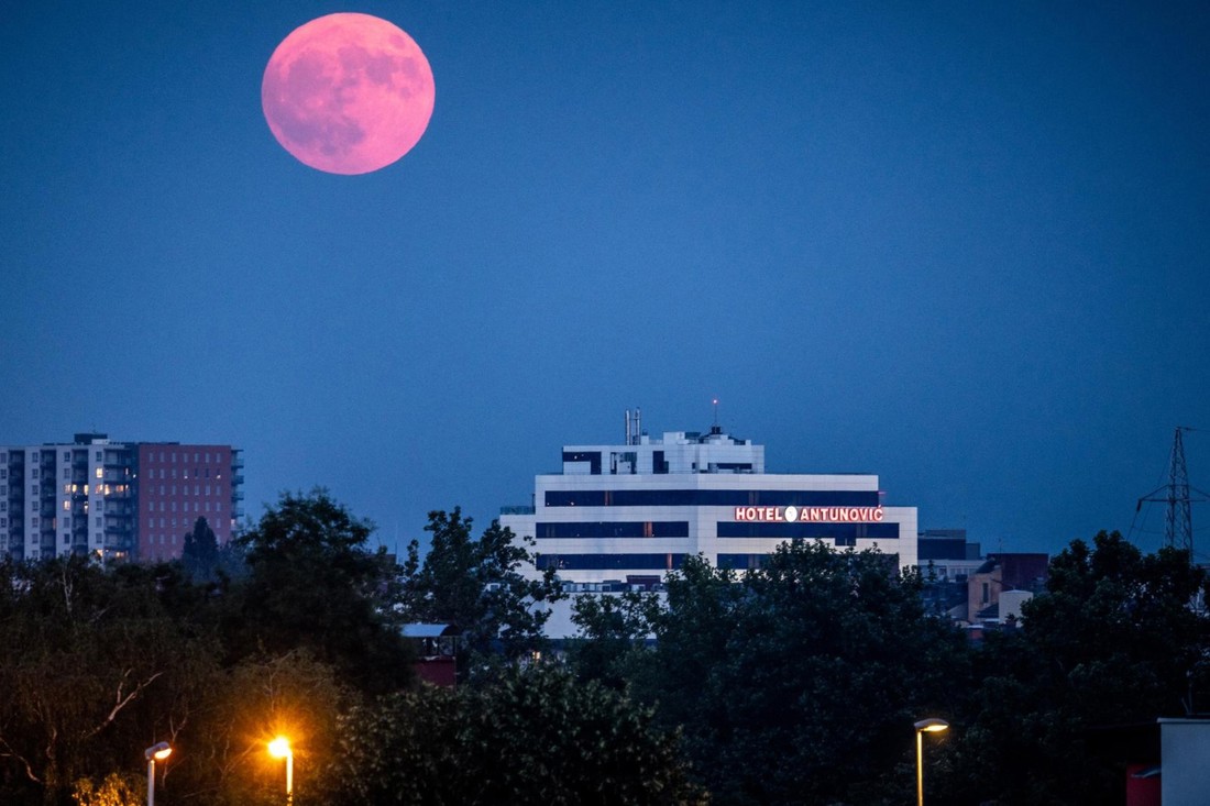 FOTO Mjesec iznad Zagreba sinoć je izgledao wow 🤩