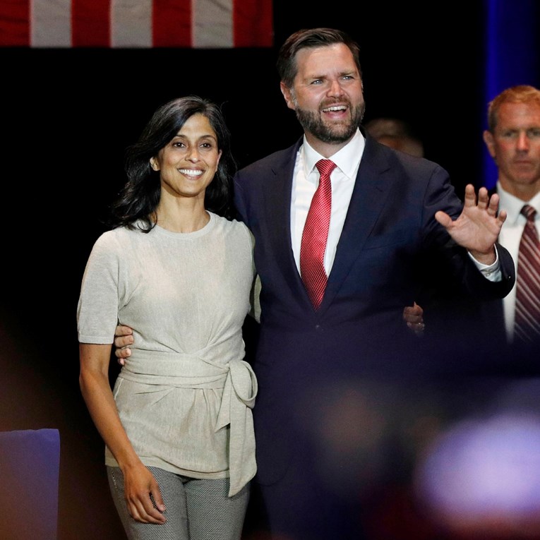 JD Vance odgovorio svima koji napadaju njegovu suprugu: Jedite govna