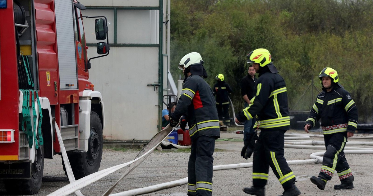 U Zmijavcima popravljao auto pa se zapalio. Ozlijeđena i žena koja mu je pomagala