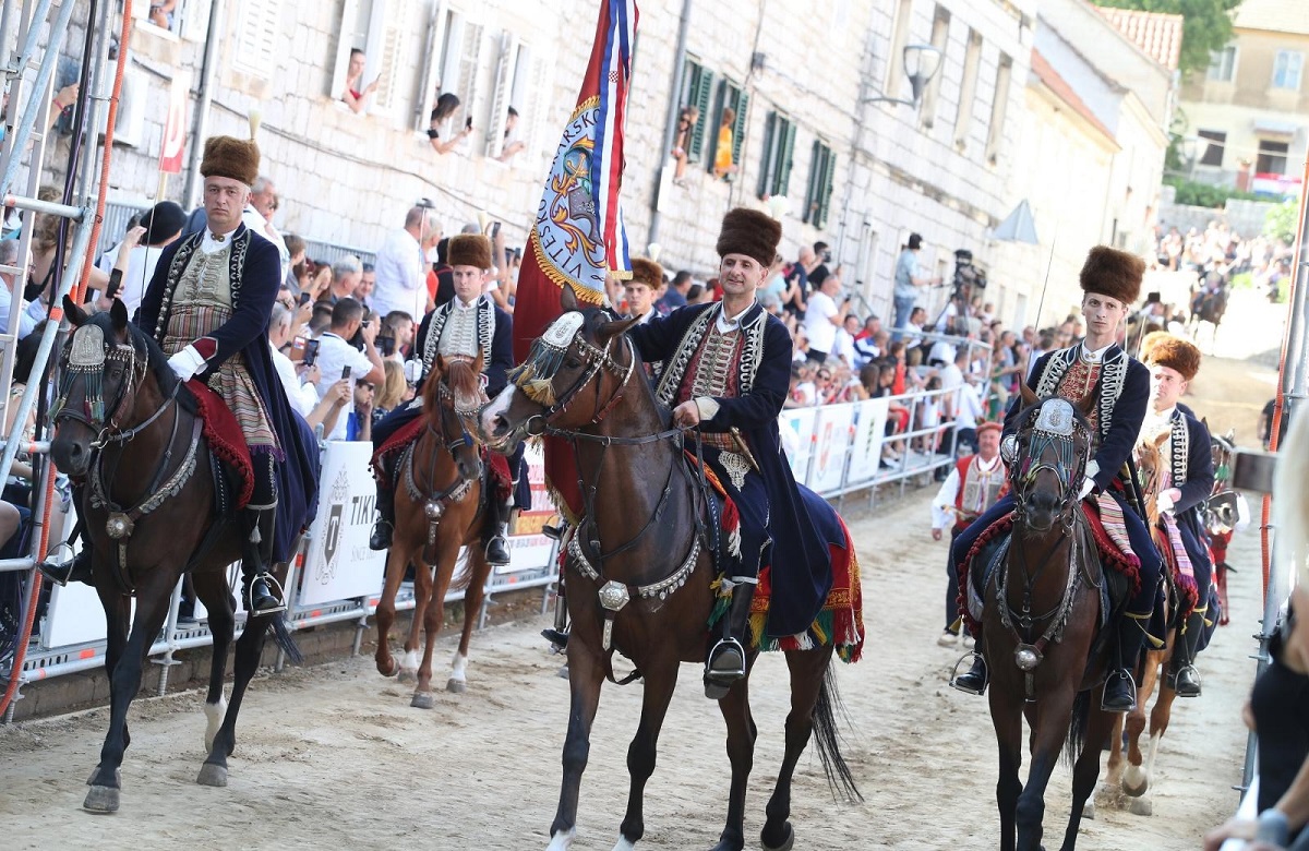 Pobjednik Alke je Frano Ivković. Grad pun političara, Penava dobio ovacije