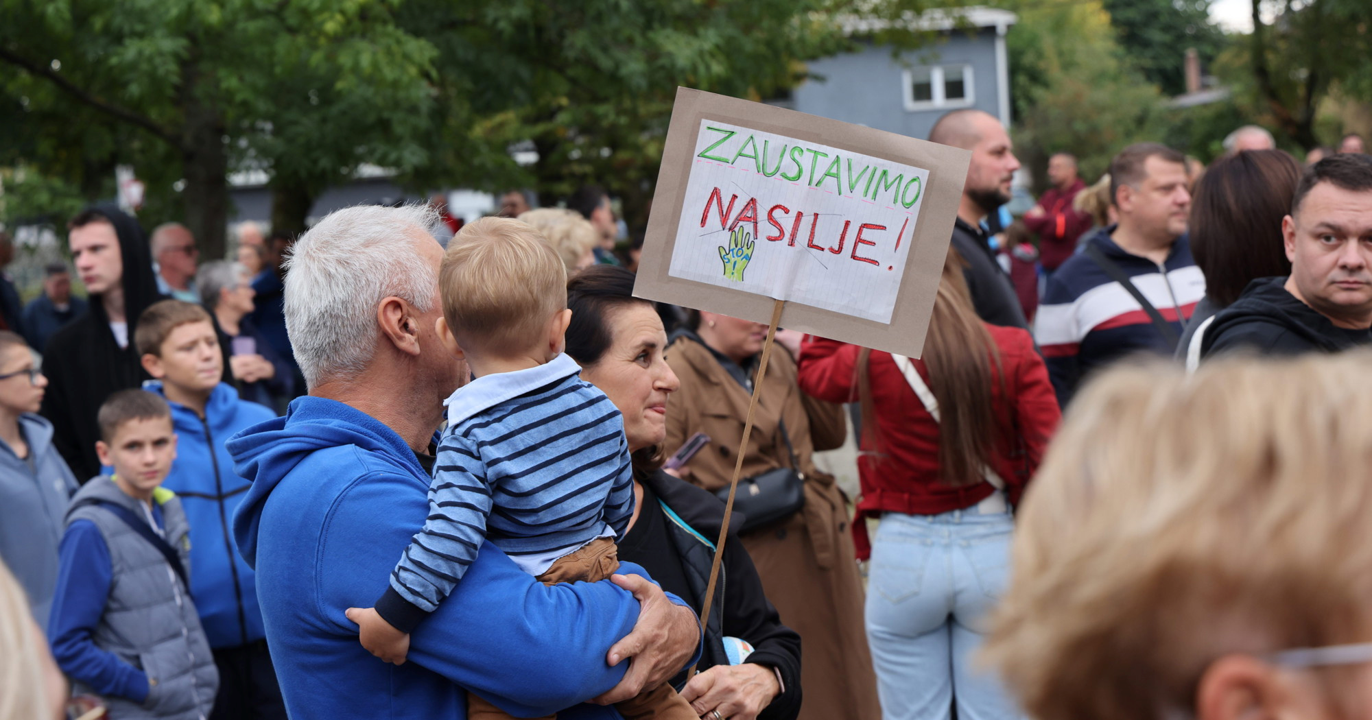 Prosvjed u Dubravi. "Djecu i odrasle maltretira petnaest nasilnih maloljetnika"