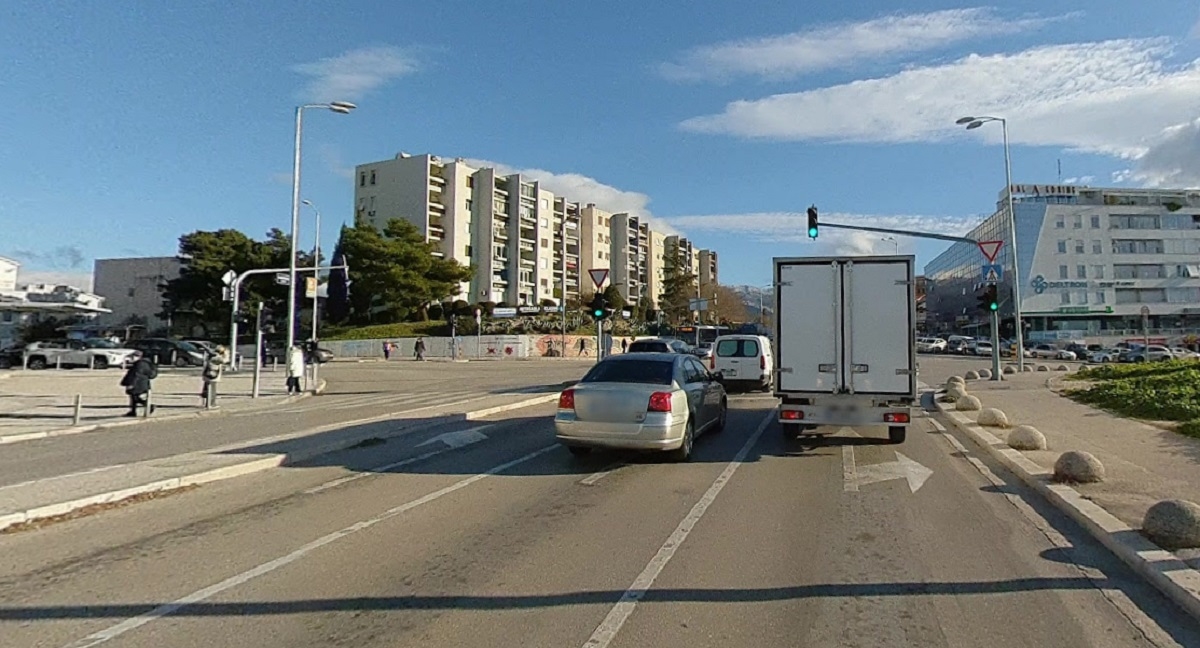 Vozač u Splitu naletio na pješakinju, prevezena je u bolnicu