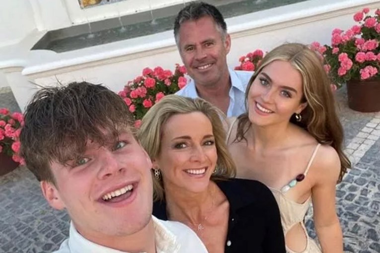 Majka ragbijaša vodi podcast o seksu: Molio me da prestanem zbog njegovih suigrača