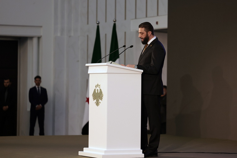 Bivši pobunjenici na sastanak došli u luksuznim terencima. Naljutili sirijskog vođu