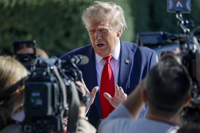 Trump najavio novi potez nakon Irana: "Naši ratni brodovi svratit će do Kube"